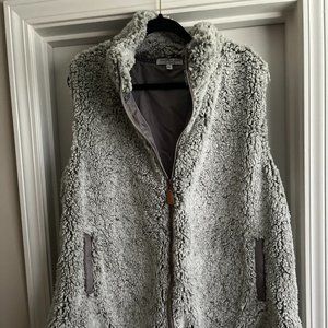 Chic Soul Snow Valley Faux Fur Vest (NWOT)